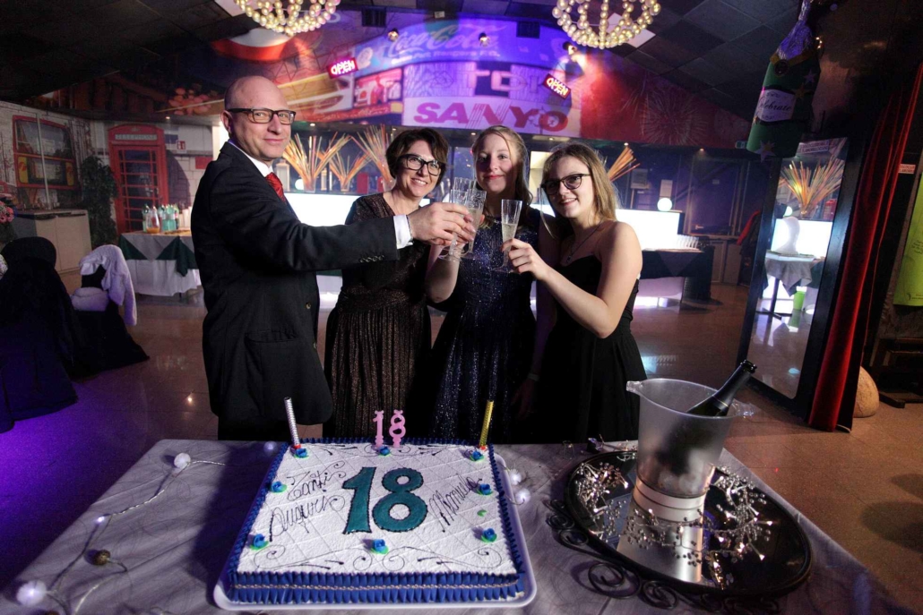 il brindisi con torta della tua festa 18 anni